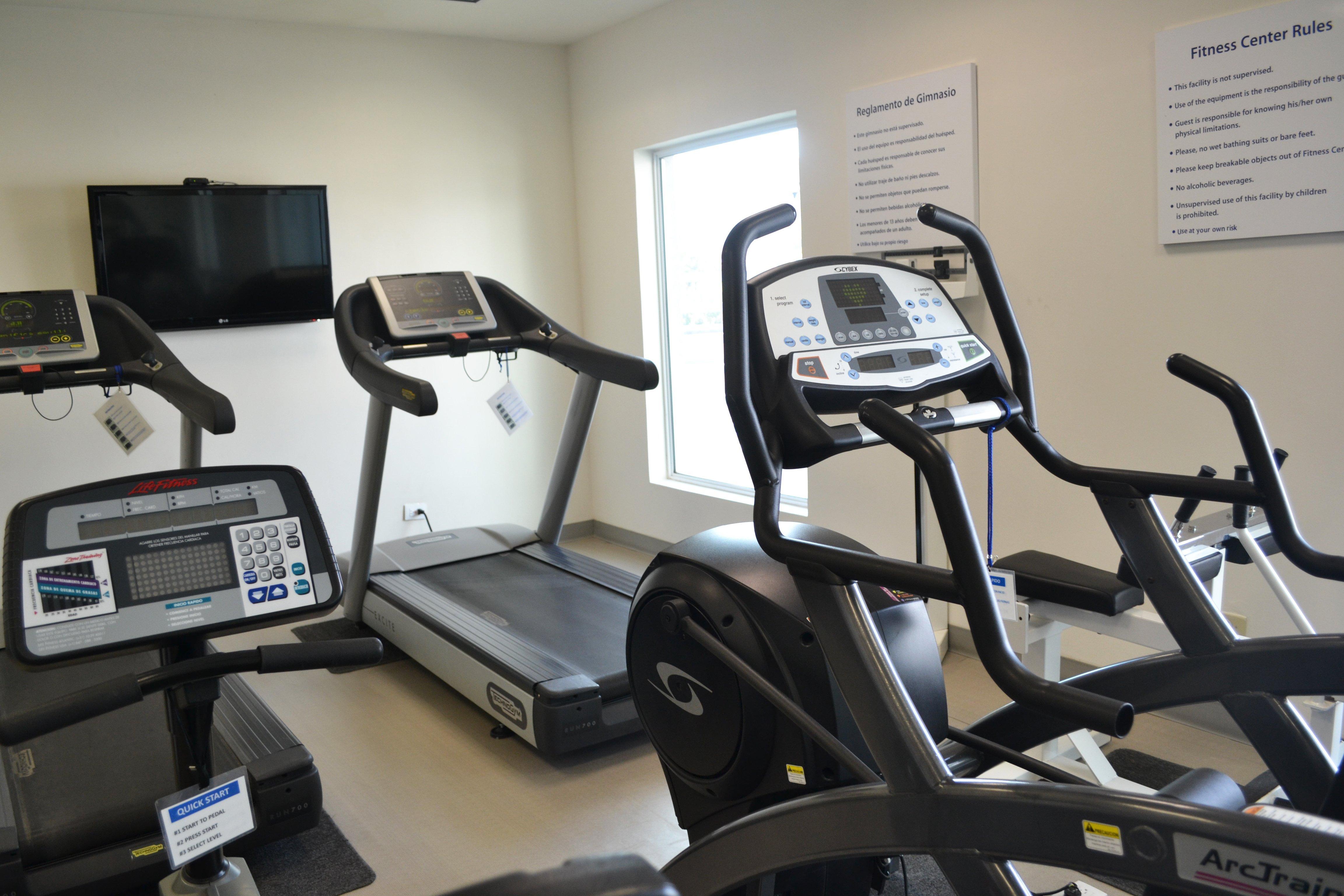 Holiday Inn Express Guaymas By Ihg Esterno foto A typical gym
