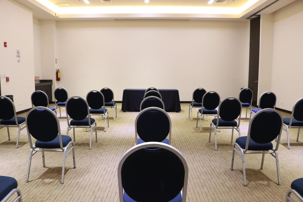 Holiday Inn Express Guaymas By Ihg Esterno foto Meeting room